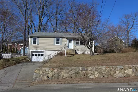 84 Marshall Ln, Derby, CT 06418
