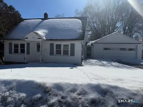 39 Pleasant View Ave, Willimantic, CT 06226