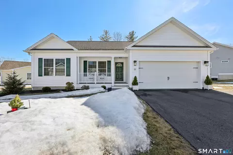152 Willow Brook Dr, Farmington, CT 06032