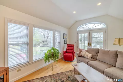 Living - 267 High St, Willimantic, CT 06226 photo 2 of 3