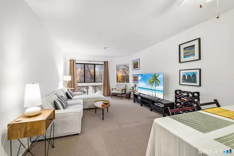 1204 Whitney Ave #207, Hamden, CT 06517