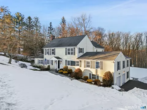 72 Barclay Dr, Stamford, CT 06903