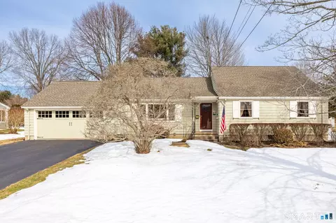 31 Ox Yoke Dr, Wethersfield, CT 06109