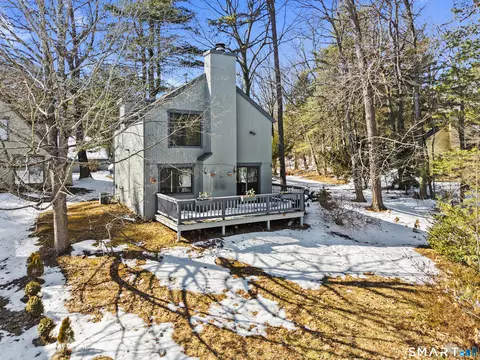 7 Owl Ct #7, Avon, CT 06001