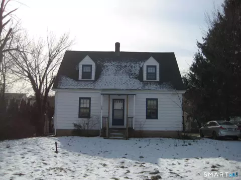 320 Maple St, Branford, CT 06405