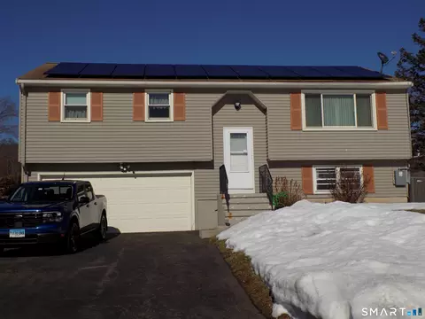 201 Westwoods Ter, Bristol, CT 06010
