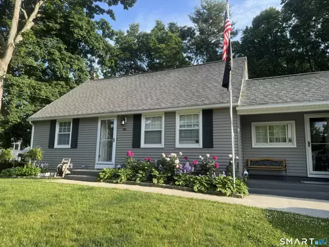 38 Vernon Rd, Enfield, CT 06082