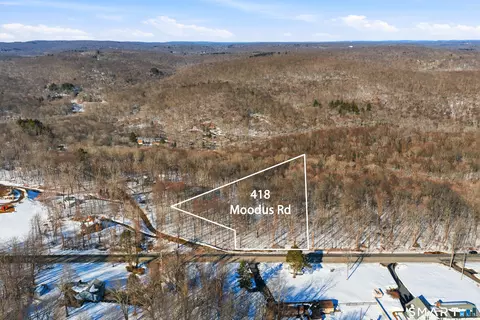 418 Moodus Rd, East Hampton, CT 06424