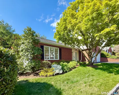 73 Bank St, New Canaan, CT 06840