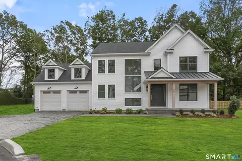 35 Oronoque Hills Rd, Stratford, CT 06614