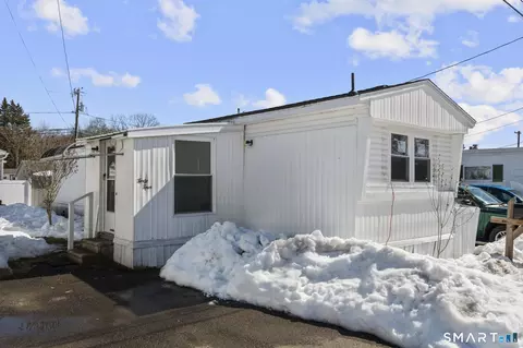 44 Linden Ave N, Westbrook, CT 06498