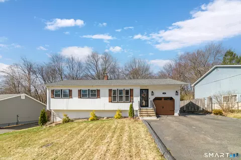 185 Bluebird Dr, Naugatuck, CT 06770