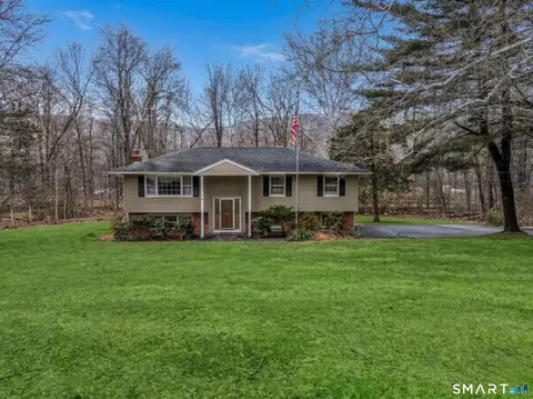24 Prospect Dr, Brookfield, CT 06804