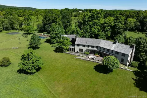 11 Valley Rd, Salisbury, CT 06039