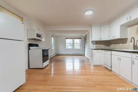 252 Melville Dr, Fairfield, CT 06825