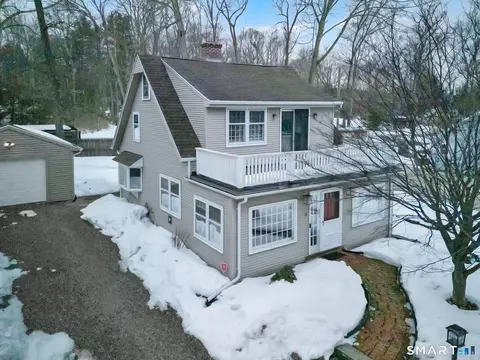 8 Lafayette Rd, Marlborough, CT 06447