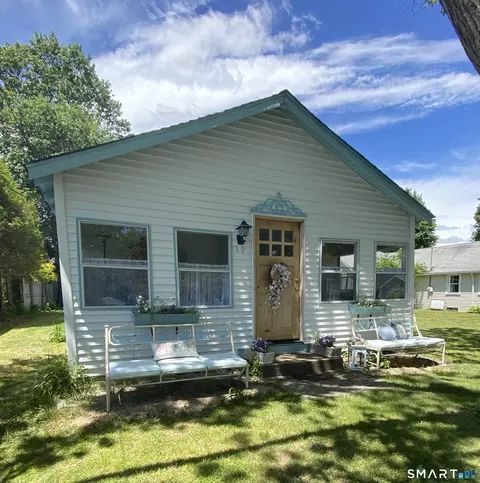 39 Middletown Ave, Old Saybrook, CT 06475