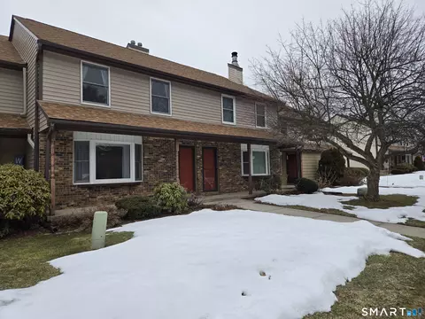 18 Mcintosh Cir #18, Rocky Hill, CT 06067