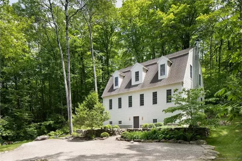 3 W Mountain Rd, Sharon, CT 06069