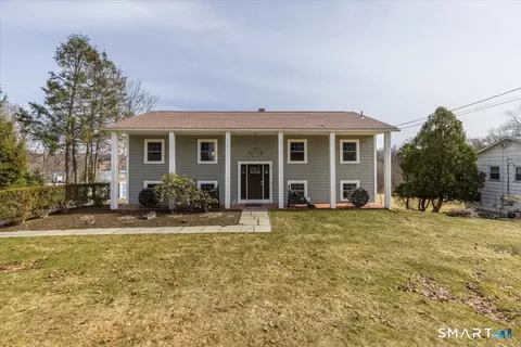 15 Driftway Point Rd, Danbury, CT 06811