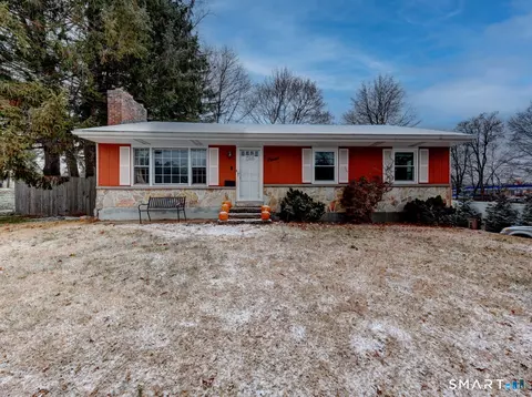 11 Sunrise Dr, Vernon, CT 06066