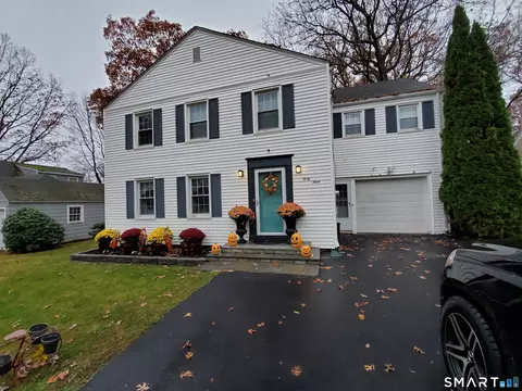 43 Bateswood Rd, Waterbury, CT 06706