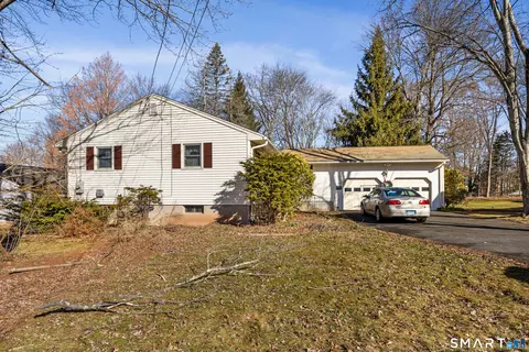 24 Old Musket Dr, Newington, CT 06111