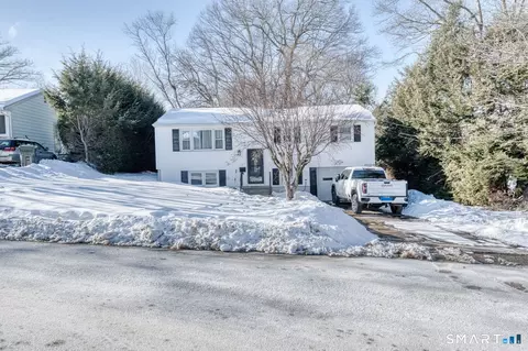 96 Mcdermott Ave, Willimantic, CT 06226