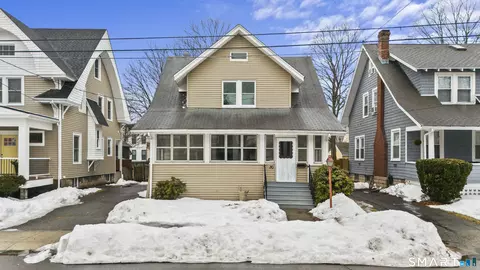 30 Washington Manor Ave, West Haven, CT 06516