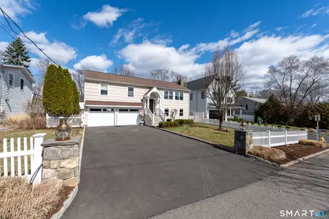 22 Auldwood Rd, Stamford, CT 06902