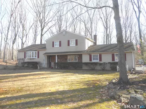 18 St Francis Woods Rd, Madison, CT 06443