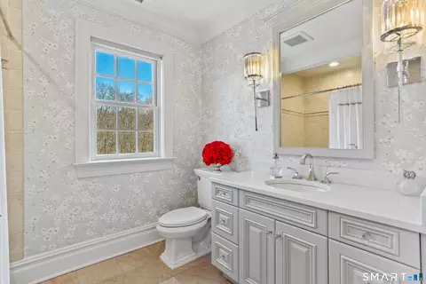 Bath - 314 Georgetown Rd, Weston, CT 06883 photo 2 of 5