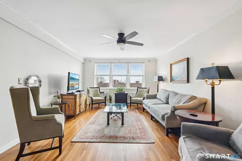 4 Putnam Hl #4F, Greenwich, CT 06830