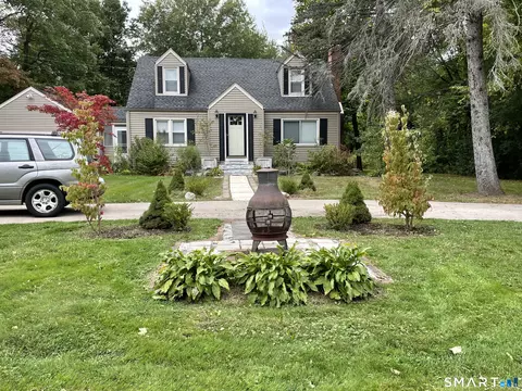 1347 Hall Blvd, Bloomfield, CT 06002