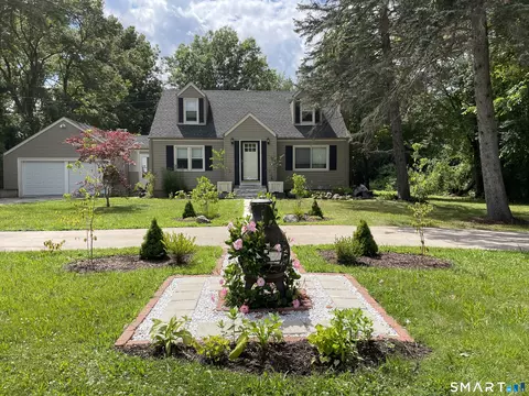 1347 Hall Blvd, Bloomfield, CT 06002