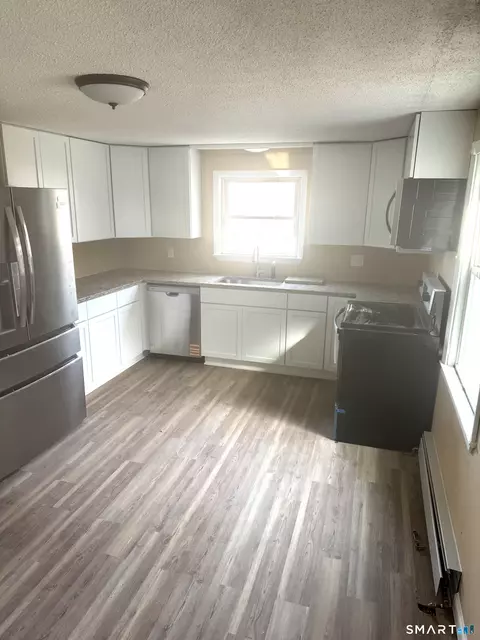 56 Bidwell Ter, Middletown, CT 06457