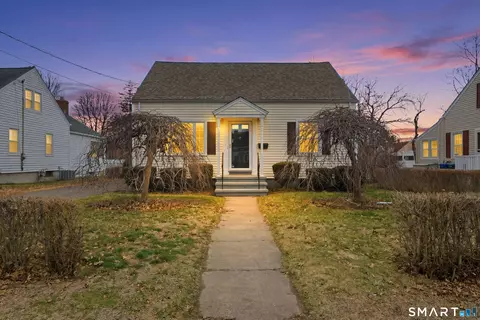 38 Keane Pl, Stratford, CT 06615