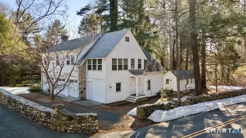 14 Chestnut Hill Rd, Stamford, CT 06903