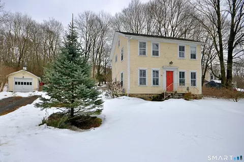 28 Greenwood Ave, Bethel, CT 06801