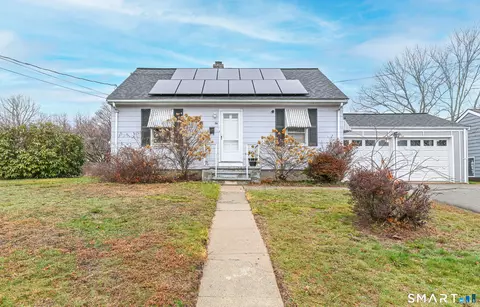 74 Hollywood Ave, Bridgeport, CT 06606