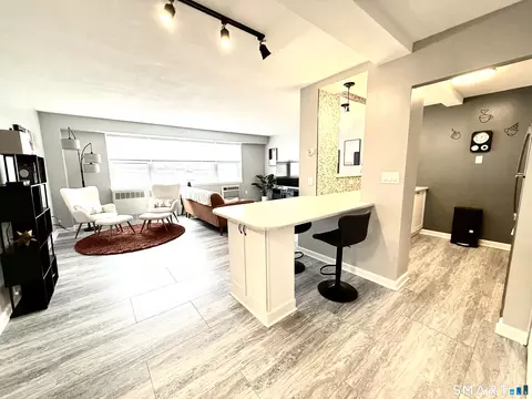 292 Pequot Ave #2G, New London, CT 06320