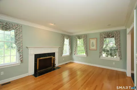 Living - 11 Long Meadow Ln, Redding, CT 06896 photo 4 of 7