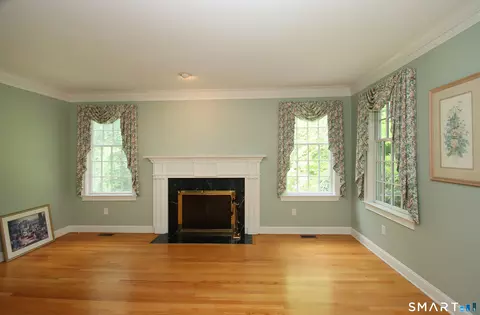 Living - 11 Long Meadow Ln, Redding, CT 06896 photo 3 of 7
