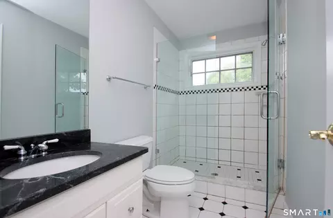 Bath - 11 Long Meadow Ln, Redding, CT 06896 photo 5 of 6