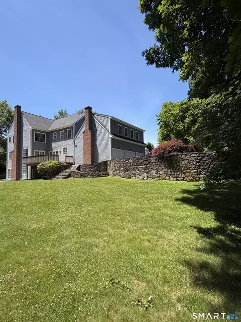 Exterior - 11 Long Meadow Ln, Redding, CT 06896 photo 8 of 10