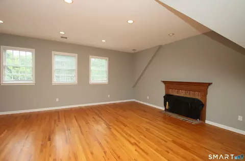 Living - 11 Long Meadow Ln, Redding, CT 06896 photo 6 of 7