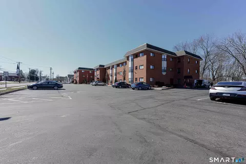 216 Quinnipiac Ave #210, North Haven, CT 06473