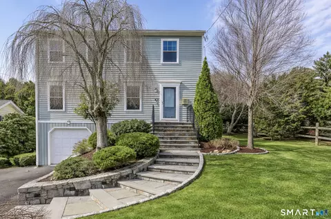 67 Sigwin Dr, Fairfield, CT 06824