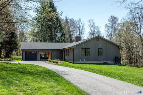 45 Chalybes Rd, Roxbury, CT 06783