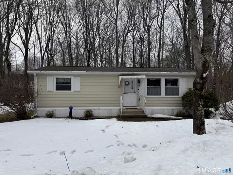 21 Harvey Dr, Old Saybrook, CT 06475